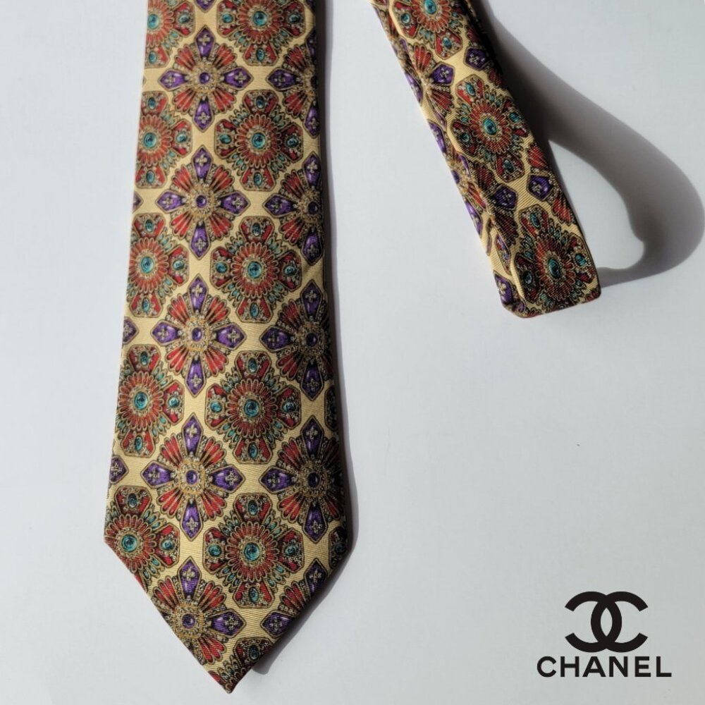 CHANEL Men's Vintage Tie 100% Silk Made in Italy Beige with Jewel pattern